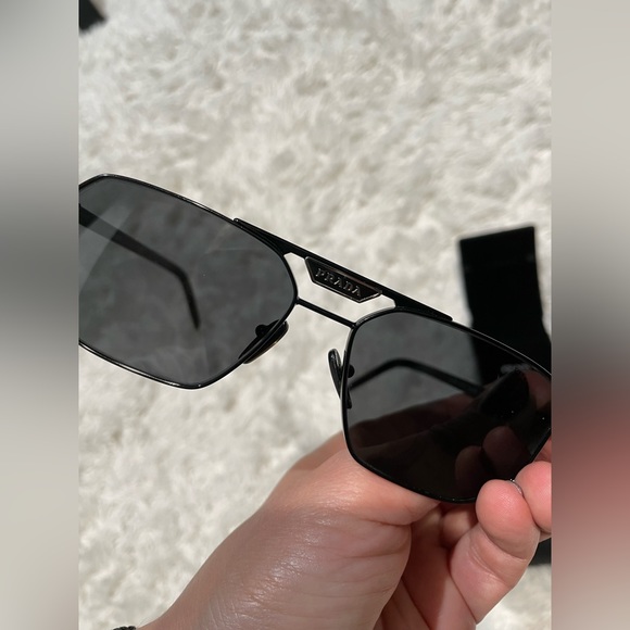 Prada sunglasses - Picture 11 of 16